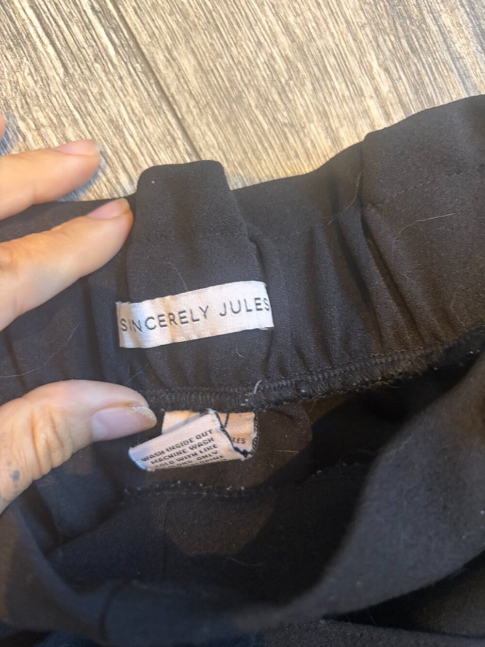Sincerely Jules Women's Large Black Dress Shorts Cargo Shorts - Picture 3 of 6